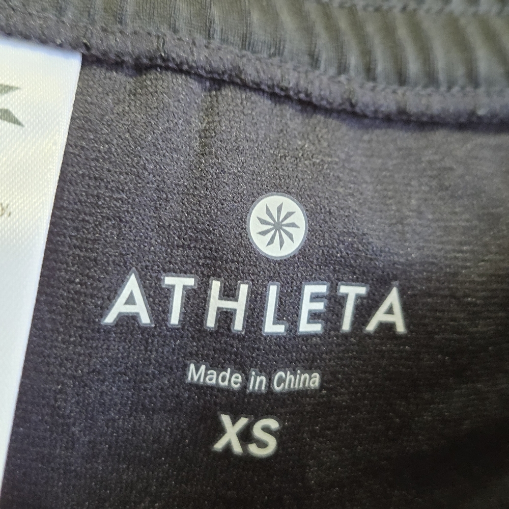 Athleta Polynesia Easy Short - Picture 6 of 10